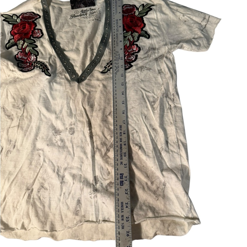NWT AFFLICTION Rose Vine V Cut T Shirt - Picture 8 of 9